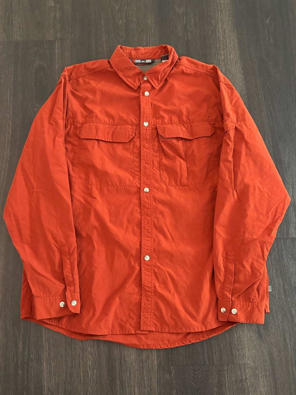 REI Mens Button Up Shirt Vented Roll Up Sleeve Size L Fishing UPF 40+ Orange
